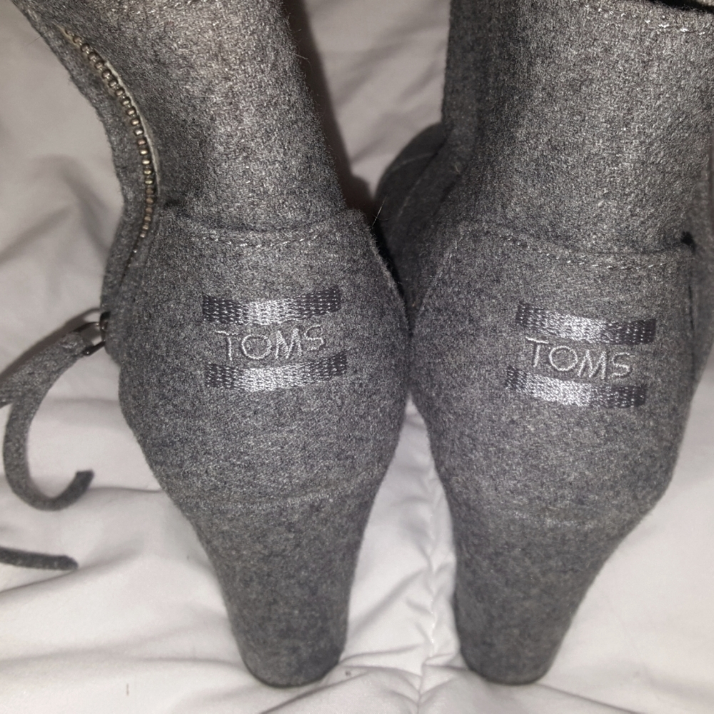 TOM'S Ankle Booties, Grey, Size 8